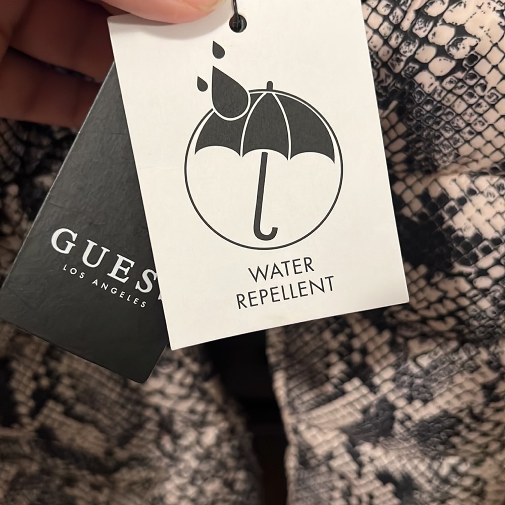 GUESS puffer jacket - Picture 12 of 15